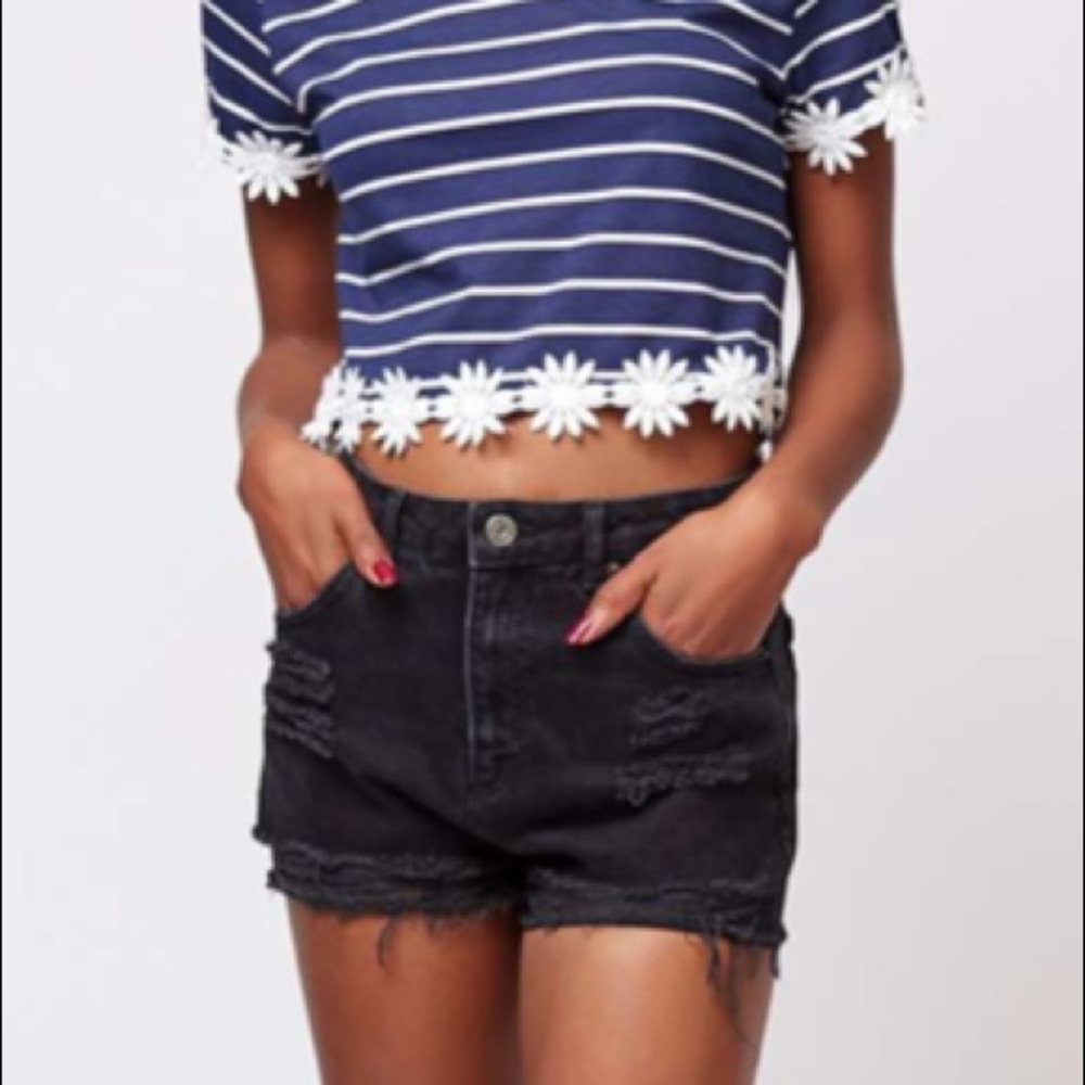 Topshop MOTO Washed Black Ripped Mom Shorts